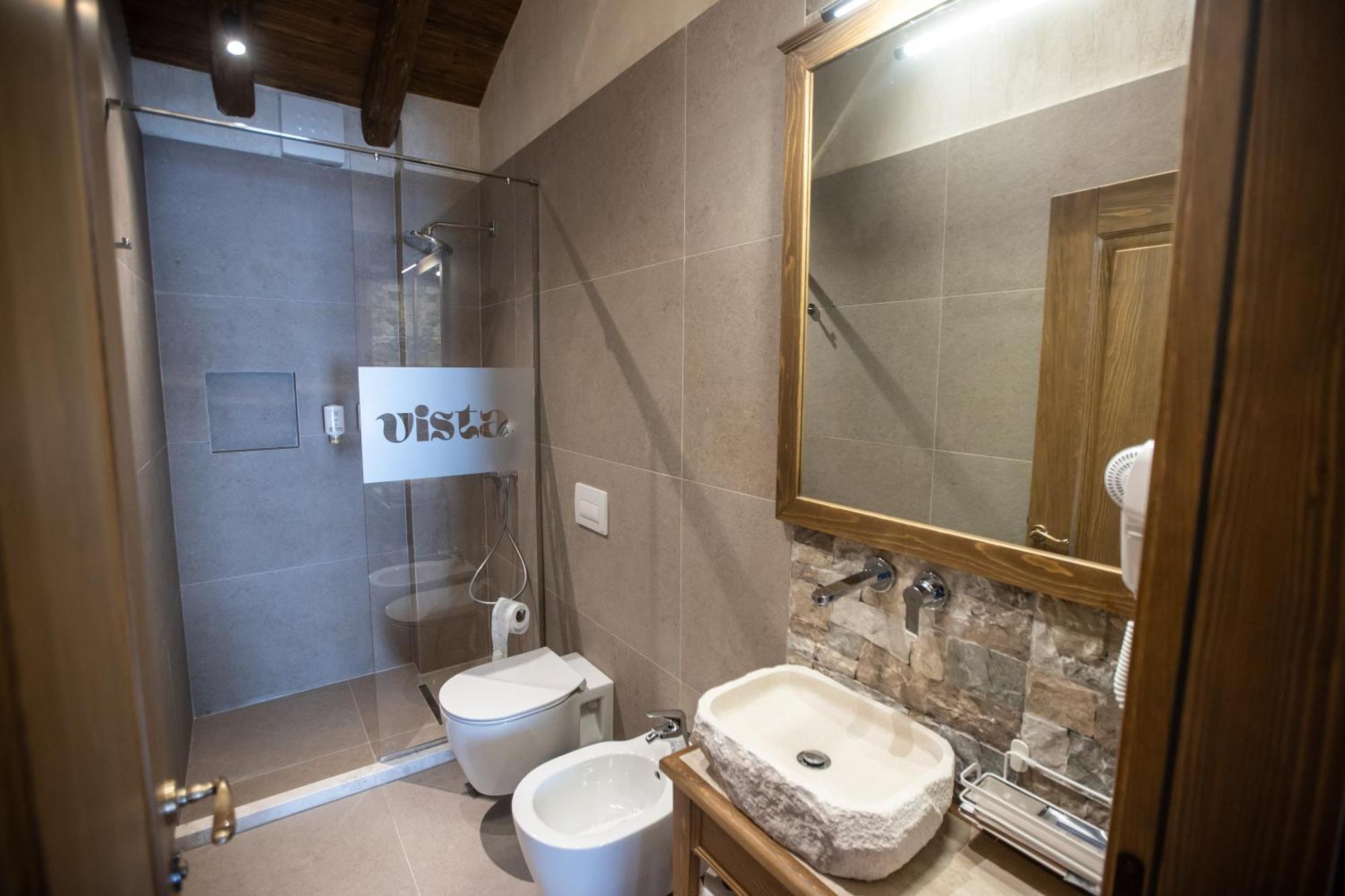 Vista Boutique Hotel เบราท ภายนอก รูปภาพ